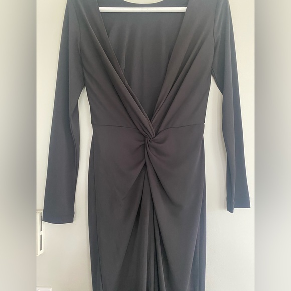 Deep V black dress with twist at waist - Picture 2 of 5